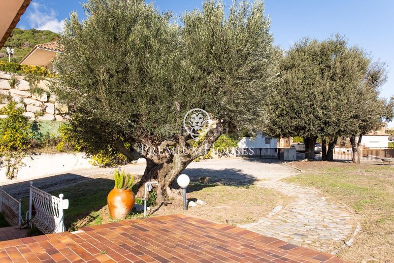 Foto bad4a8da-15d1-4507-8d98-f70f42f6f1ae. Casa amb aparcament a Nucli Urbà Argentona