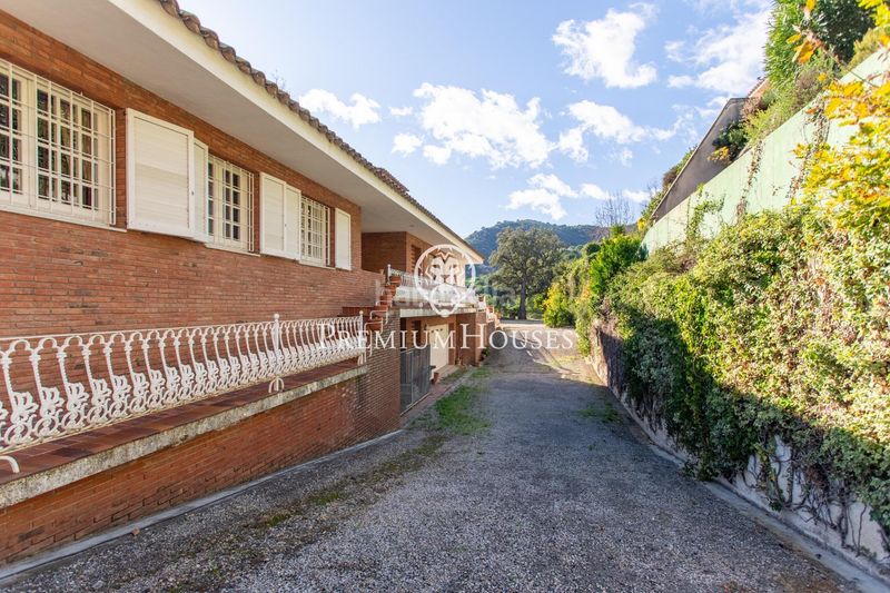 Foto fbdba788-1b13-4b99-b70a-3707b618d016. Casa amb aparcament a Nucli Urbà Argentona