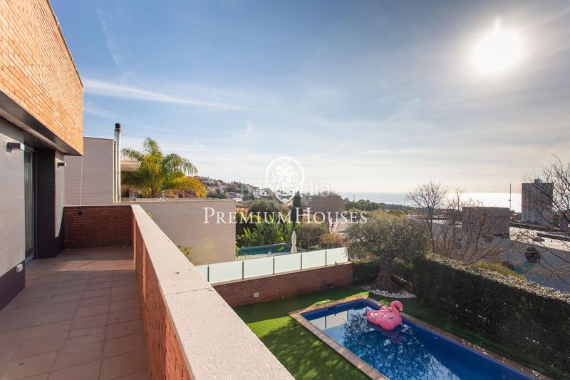 Foto 0faf964d-1ec5-4806-acb0-b6fc41142cdb. Casa amb piscina a Teià