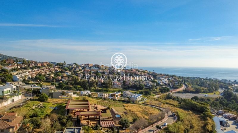 Foto b96e08f1-17b9-4f32-9d27-f2674d723192. Casa amb piscina a Teià