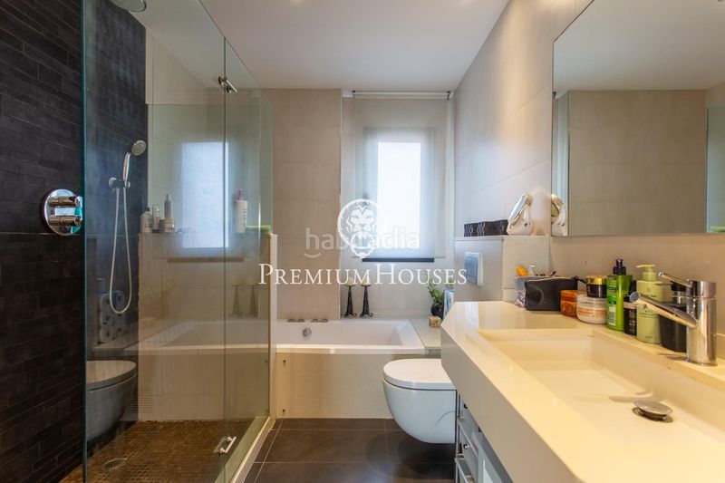 Foto dfe89460-cfce-4582-9264-f8d401dbd438. Casa amb piscina a Teià