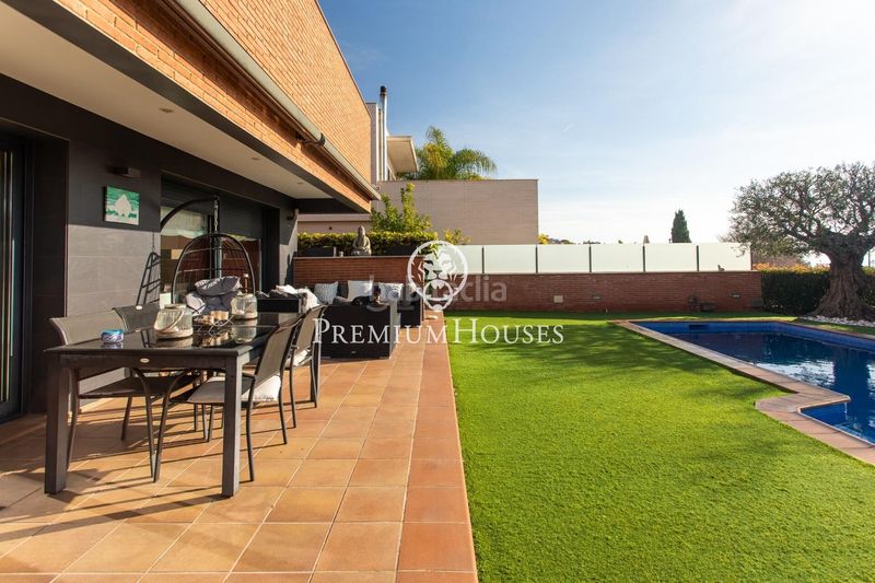 Foto f7c04d95-cada-439e-9c90-485e7dac1a8c. Casa amb piscina a Teià