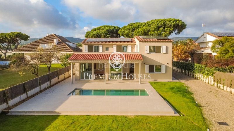 Foto 5243b927-55ea-416a-a77b-722b7ce66b00. Casa amb calefacció aparcament piscina a Can Sans Sant Andreu de Llavaneres