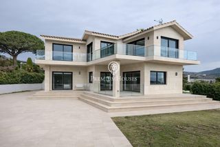 Haus in Alella. Casa en venta en can teixido con piscina propia