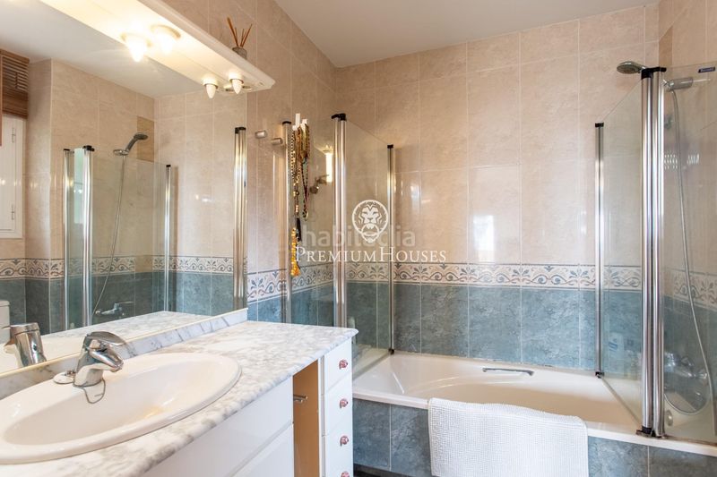 Foto 1f91f556-1827-4006-9cb8-590149df52a8. Casa amb calefacció aparcament piscina a Teià