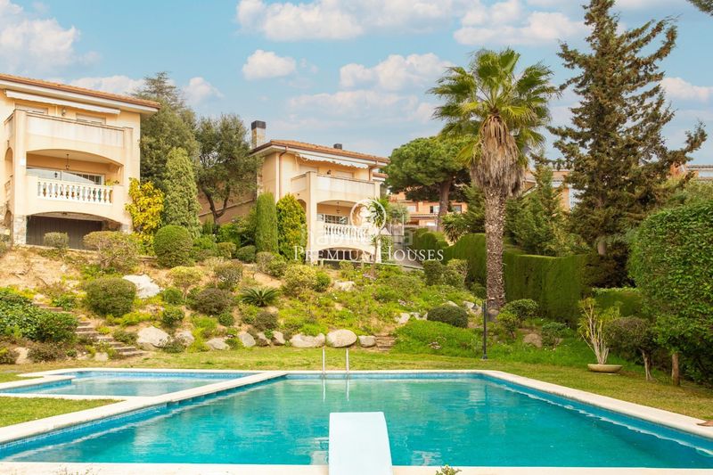 Foto a2e0464f-484f-4045-9706-0d7687861fac. Casa amb calefacció aparcament piscina a Teià