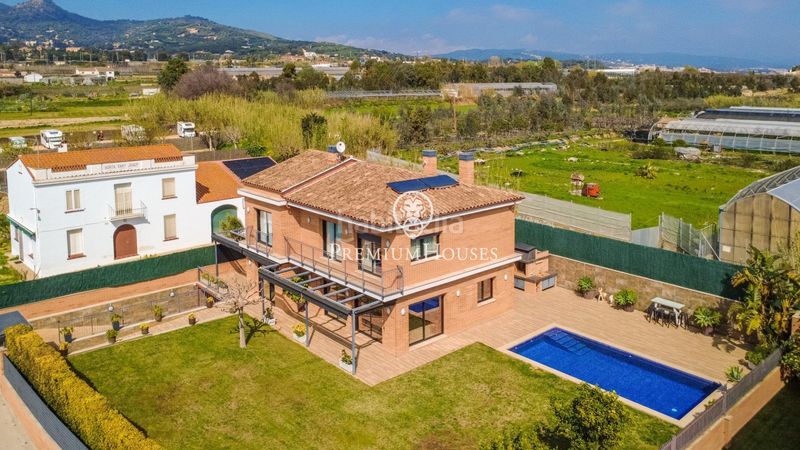 Foto 9d4881ce-b7f6-4b0a-8300-ec285df16be0. Casa amb calefacció aparcament piscina a Cabrera de Mar
