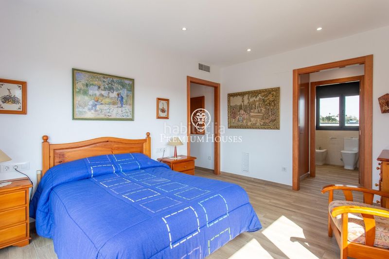 Foto e4378222-7ee2-43ab-aa77-f373f04e6ca4. Casa amb calefacció aparcament piscina a Cabrera de Mar