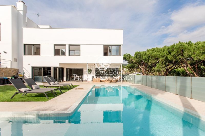 Foto 39880ef8-fd10-4475-9758-dc6a33ebf03e. Casa amb calefacció aparcament piscina a Rocaferrera Sant Andreu de Llavaneres