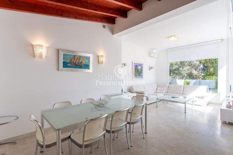 Foto 50fd4b91-c4c2-4884-a480-98cef07e801f. Casa amb calefacció aparcament piscina a Nucli Urbà Argentona