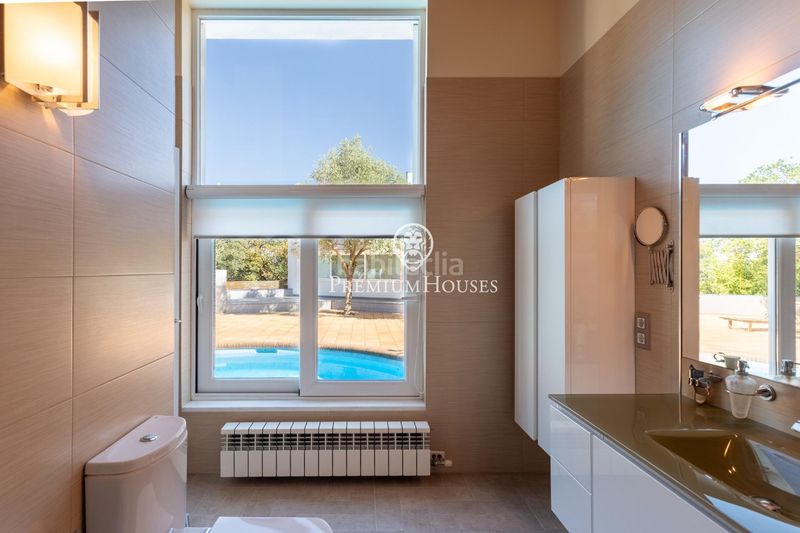 Foto 5af64113-3dd1-4923-9546-94337c14ba0d. Casa amb calefacció aparcament piscina a Nucli Urbà Argentona