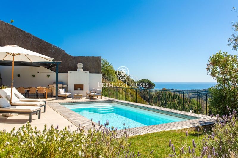 Foto 830a9a5c-8970-4417-922c-939ea6dc0225. Casa amb calefacció aparcament piscina a Sant Cebrià de Vallalta