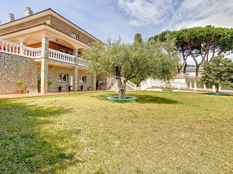 Foto 0a24aaf6-e689-4694-b5ef-89c4ebc19a66. Casa amb calefacció aparcament a Mas Ram Badalona