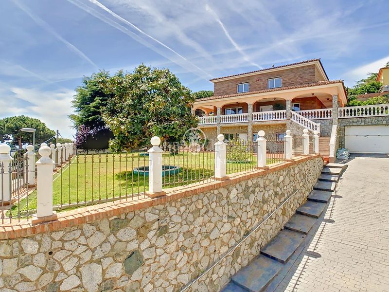 Foto 1413a053-747a-4a55-8a6a-eabdf9c8f082. Casa amb calefacció aparcament a Mas Ram Badalona