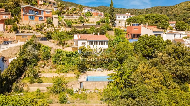 Foto 63fb067c-e65a-4f51-a37c-e8137a2d40bd. Casa  con vistas espectaculares en venta en Alella