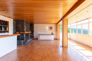 Casa in Alella. Casa con vistas espectaculares en venta en alella