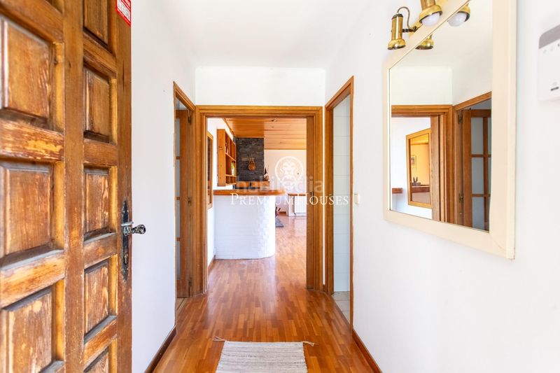 Foto de1b0eb1-2a6d-43d7-b23a-bec46656cc58. Casa  con vistas espectaculares en venta en Alella