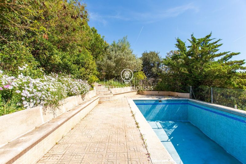 Foto e65111f3-fa48-4a4a-ab12-a1be0a407344. Casa  con vistas espectaculares en venta en Alella