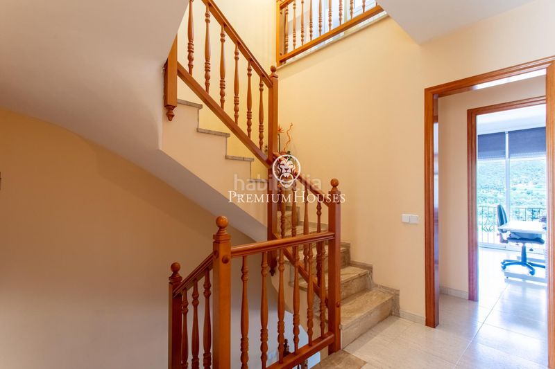 Foto 72140a2a-ca36-4a46-80b0-d3080f046593. Casa adossada amb aparcament a Nucli Urbà Argentona