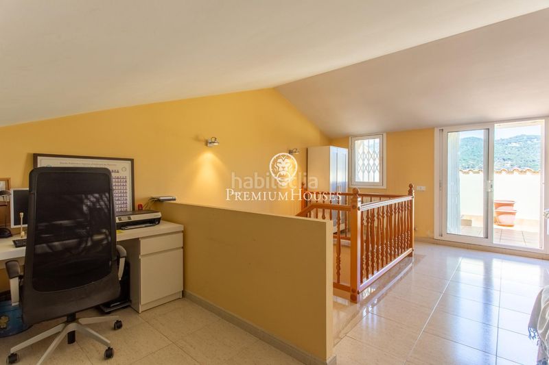 Foto 87f07219-e110-42fe-97eb-209b809a0e0d. Casa adossada amb aparcament a Nucli Urbà Argentona