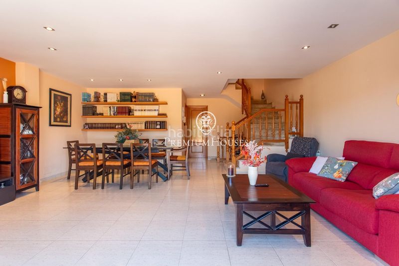 Foto a15c9c7c-2bfb-4e07-9a45-05492f36d2a9. Casa adossada amb aparcament a Nucli Urbà Argentona