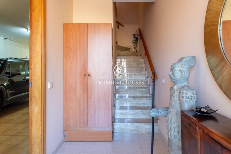 Foto b84230ac-8ee7-4fea-be1f-6b88a65231f0. Casa adossada amb aparcament a Nucli Urbà Argentona