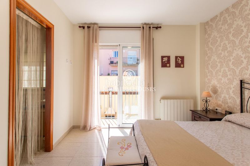 Foto f7b301b9-24d6-4dff-89f4-0ec64df3242d. Casa adossada amb aparcament a Nucli Urbà Argentona