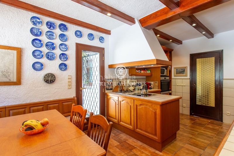 Foto b221d7fc-d130-4a4a-b055-d8fa34926fa9. Casa amb calefacció aparcament piscina a Alella