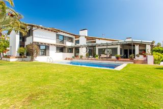 Haus in Alella. Espectacular casa mediterránea en venta con vistas al mar en can