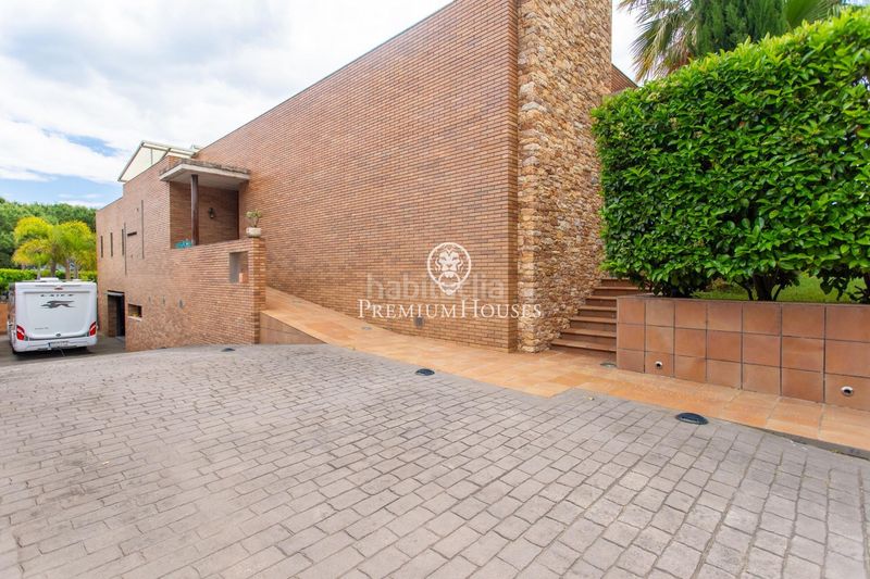Foto 26c6945d-c2ac-4161-bd57-813b454b1e60. Casa amb aparcament a Nucli Urbà Argentona
