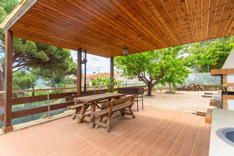 Foto ade3fee1-447f-4686-93ff-77b08b6a3f40. Casa amb aparcament a Nucli Urbà Argentona