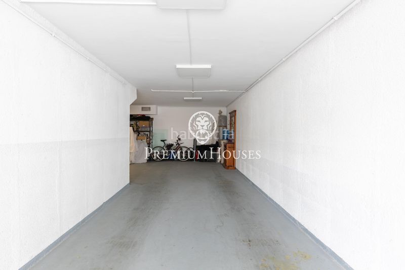 Foto a72f8dff-7e3a-46fb-b9e4-f6d6b0ff9796. Casa amb aparcament a Alella