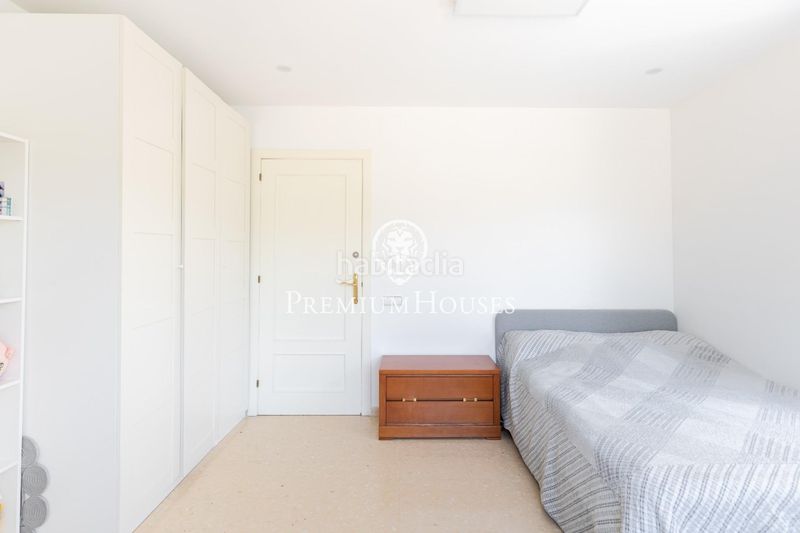 Foto bf8d6324-211b-47b3-9bef-6ef0636f0b66. Casa amb aparcament a Alella