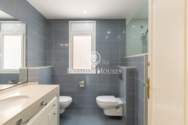 Foto d89239ca-4890-4c15-be0a-ea291232252a. Casa amb aparcament a Alella