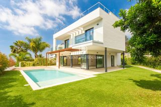 Casa a Vilassar de Dalt. Espectacular casa en venta con piscina privada en vilassar de da