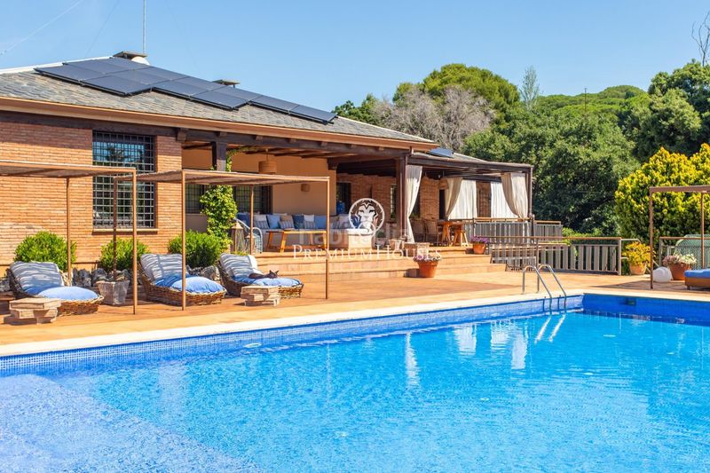 Foto 0b504b6c-168d-4557-825b-335c7fa31775. Casa amb calefacció aparcament piscina a Canafort-El Puntó Sant Andreu de Llavaneres