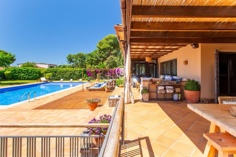 Foto a1edb601-e2ce-4c5a-b810-55f636f9252b. Casa amb calefacció aparcament piscina a Canafort-El Puntó Sant Andreu de Llavaneres