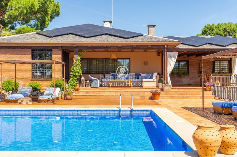 Foto bcb7b31f-bd6a-463b-bb82-c42107dfe2a6. Casa amb calefacció aparcament piscina a Canafort-El Puntó Sant Andreu de Llavaneres