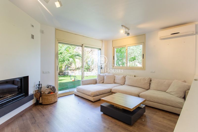 Foto fd7bd6e8-f5e1-44a9-bc3e-8ce99fe265d6. Semi detached house with heating parking pool in Vallromanes