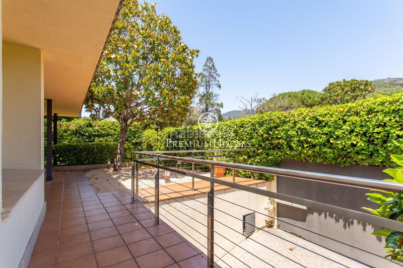 Foto a8e68704-9cb0-4503-b43b-2e179ad0df8c. Casa amb calefacció aparcament piscina a Cabrils