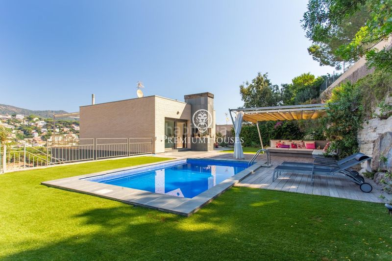 Foto b35341f6-3bf1-4e75-9c12-4534672794ba. Casa amb calefacció aparcament piscina a Alella