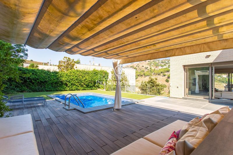 Foto d1f28e5a-2914-496f-bbe3-79235633e9c9. Casa amb calefacció aparcament piscina a Alella
