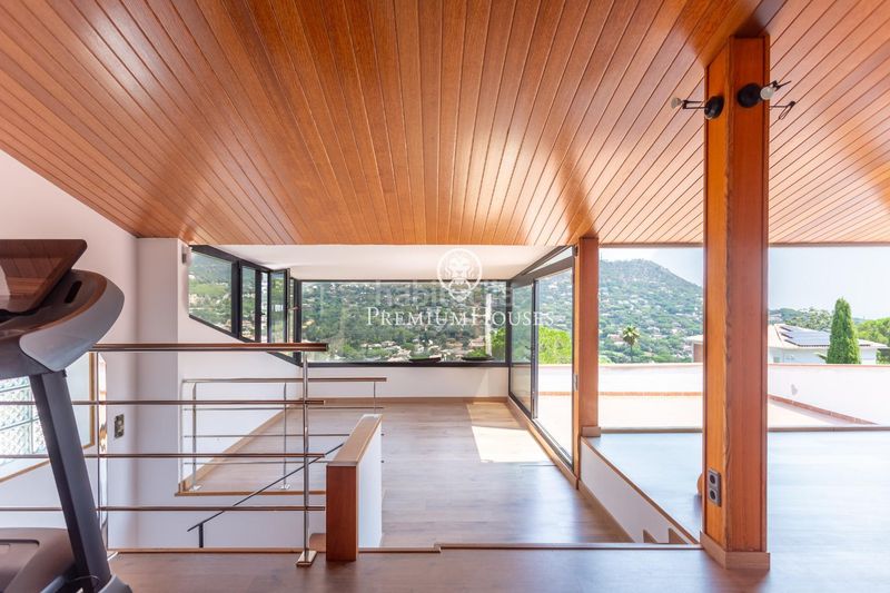 Foto e6d16b77-78a7-46e0-9bd7-44f4847af7b2. Casa amb calefacció aparcament piscina a Cabrils