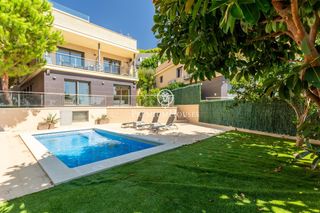 Maison à Premià de Dalt. Casa independiente en venta en premià de dalt
