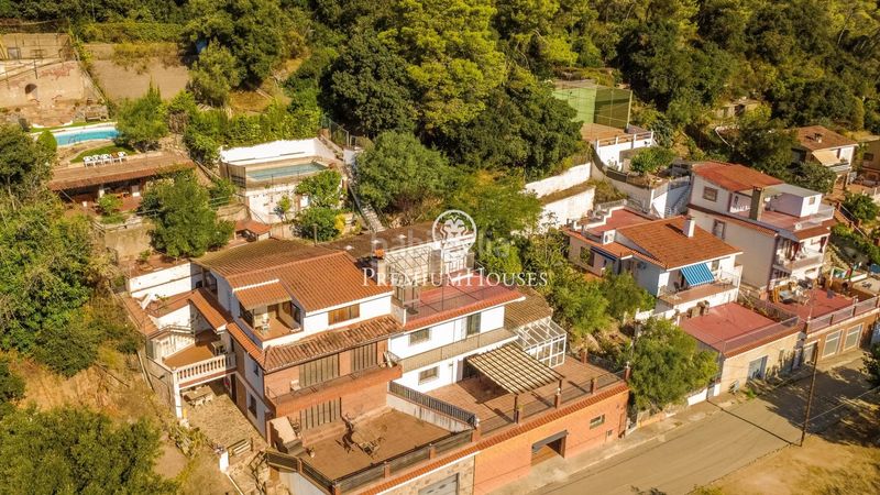 Foto bd8943a0-d7b1-4a69-88f6-c08053035687. Casa  en venta en Sant Cebrià de Vallalta