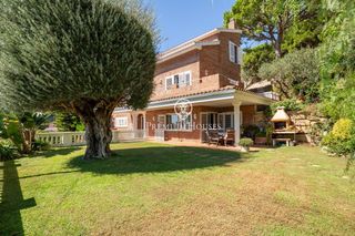 Maison à Teià. Amplio chalet con vistas al mar en teià