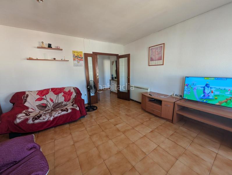 Foto c5ee7eb7-e725-4543-8ea1-4ffb1c699c75. Piso amplio piso en ronda del remei en Alcanar