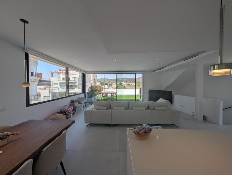 Foto 0b2efa79-5fa8-45b8-9728-03ff0bb28b6c. Casa amb aparcament a Alcanar