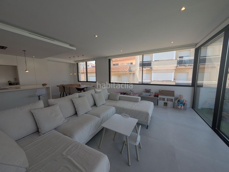 Foto cb73ef8c-0616-4e92-91c3-376bd23d657e. Casa amb aparcament a Alcanar