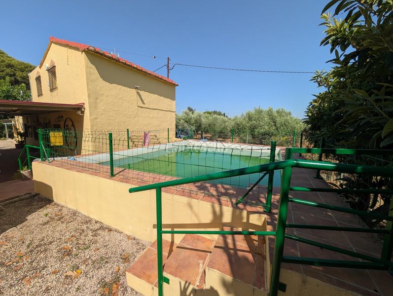 Foto a0fdb22c-fcbb-4016-9797-e7541ff893f2. Country house with parking in Alcanar